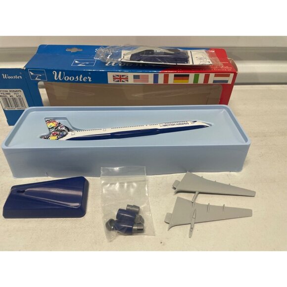 WOOSTER 1:200 US AIR BOEING 767-200 PLASTIC SNAP FIT MODEL PLANE NO.244 - Picture 4 of 7